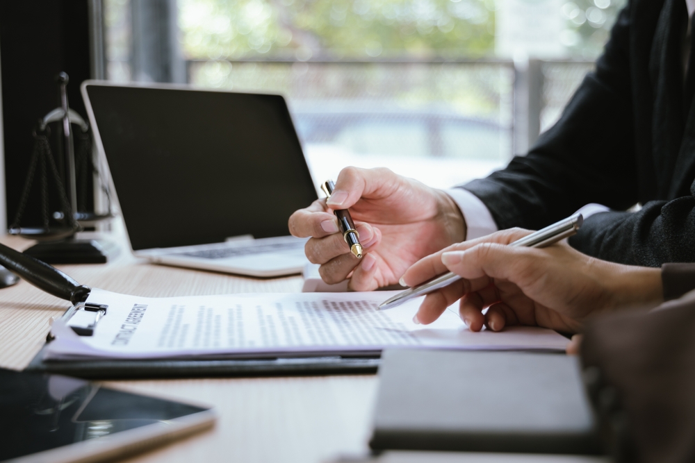 دبلوم مساعد قانوني (دبلوم متوسط مهني )